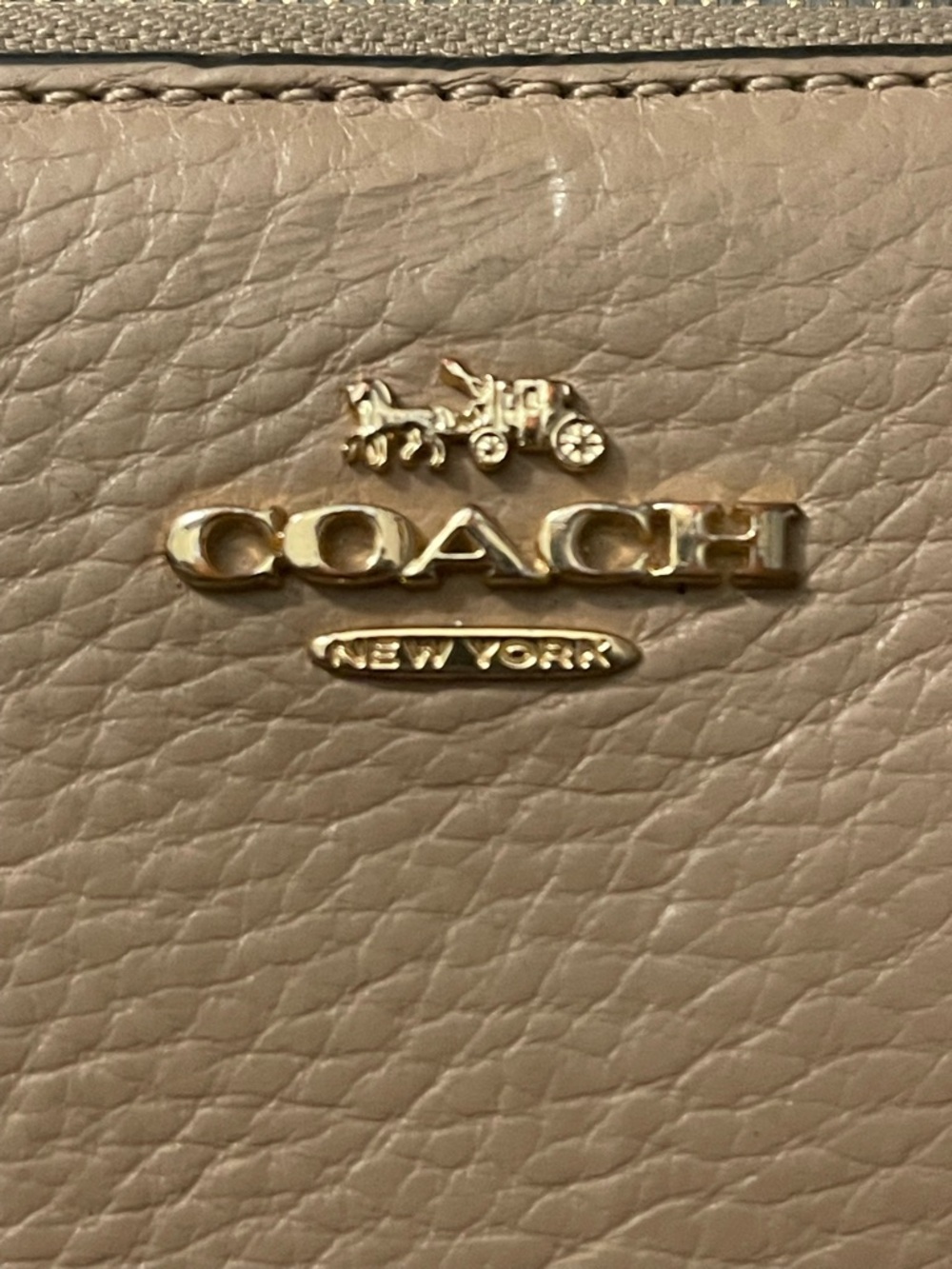 Coach Pebbled Leather Zip Wallet in Light Beige with Gold Hardware - Picture 2 of 8